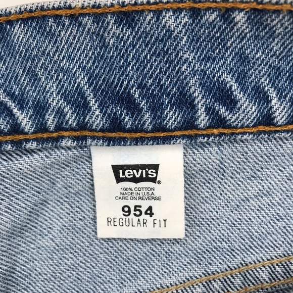 Levi’s 954 High-Rise Roll-Up Vintage Jean Shorts - 2/4 - Picture 13 of 17